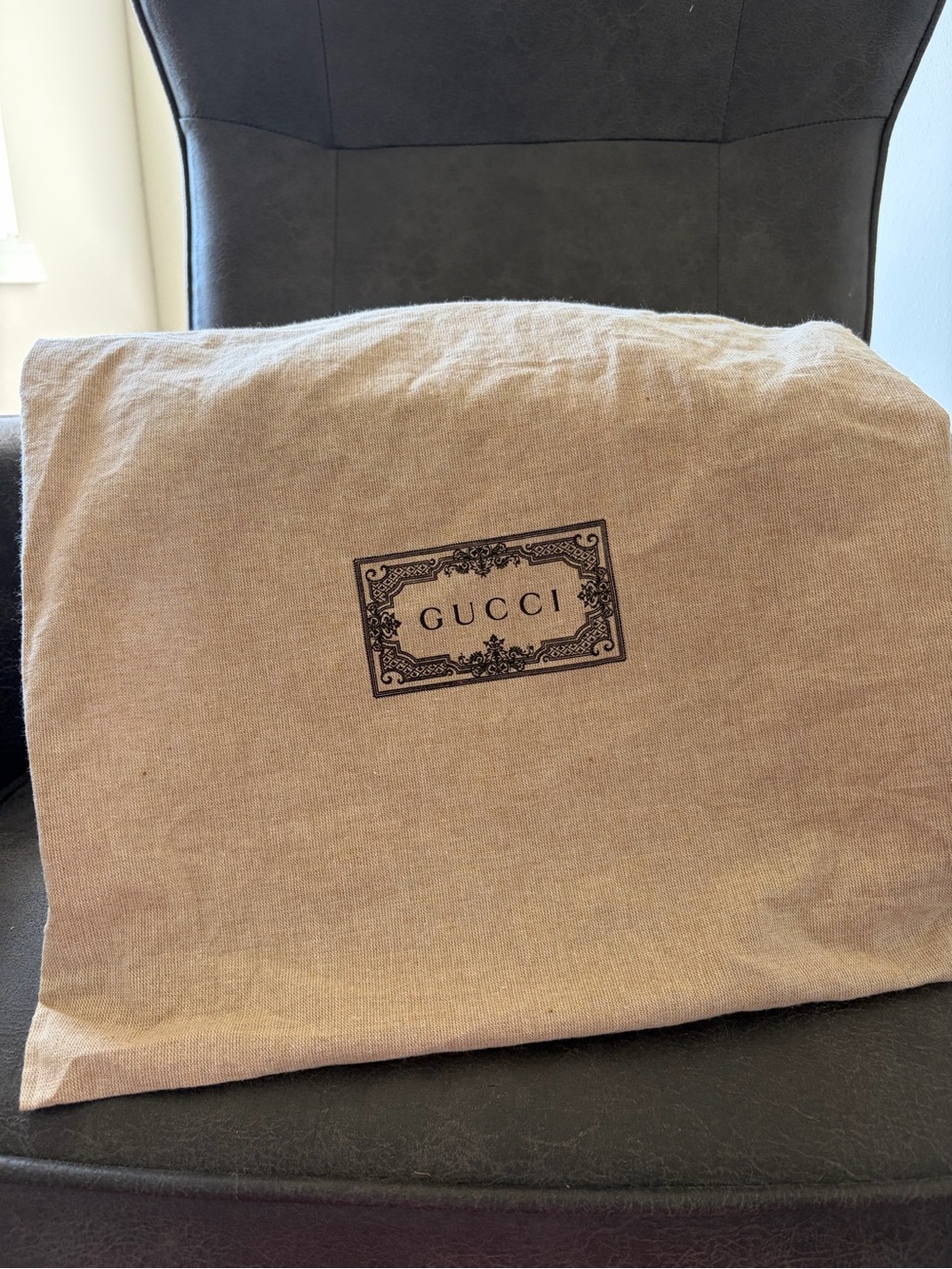 Gucci Cream Canvas Top-Handle Bag with Green and Red GG Motif - Picture 8 of 10